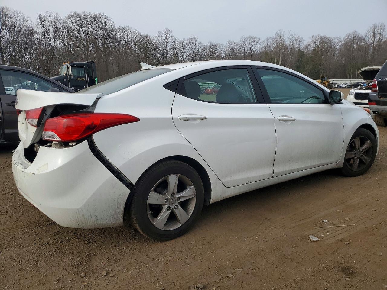 2013 HYUNDAI ELANTRA GLS photo 3