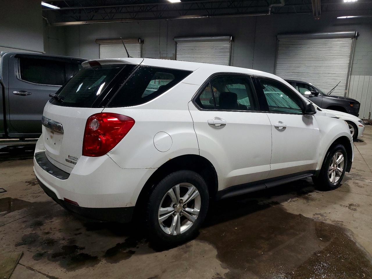 2013 CHEVROLET EQUINOX LS photo 3