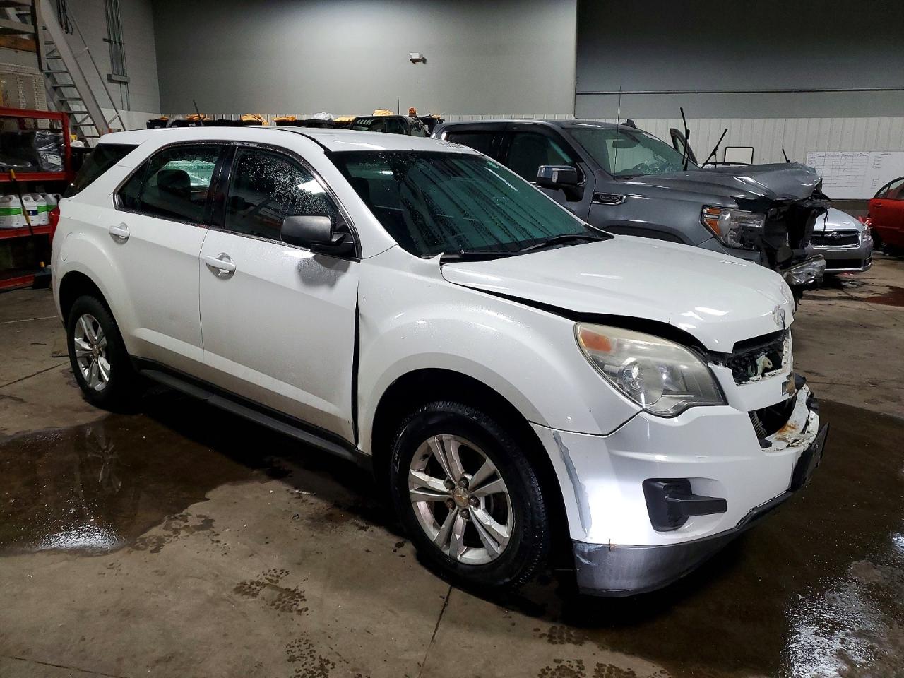 2013 CHEVROLET EQUINOX LS photo 4