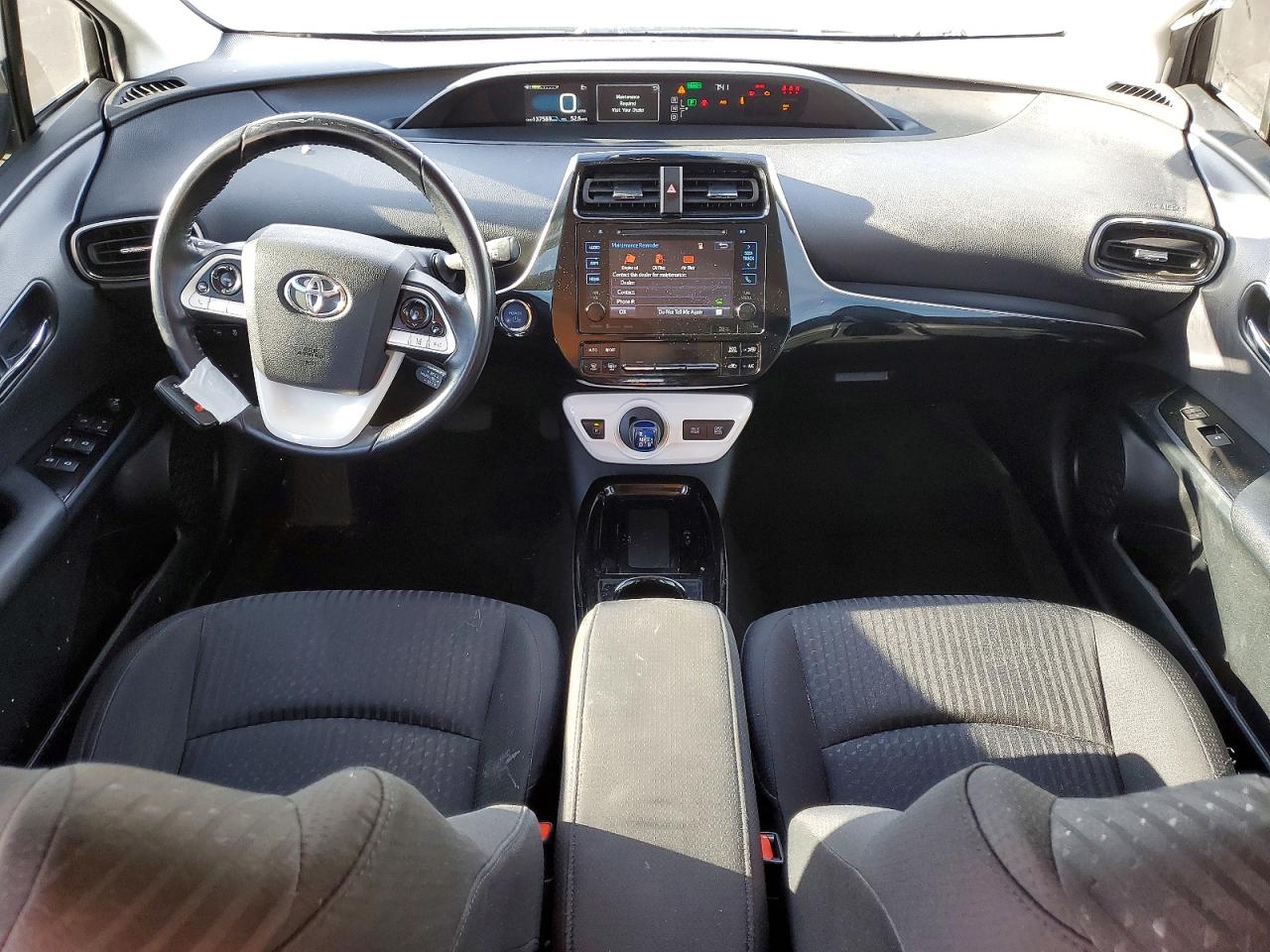 2018 TOYOTA PRIUS photo 8
