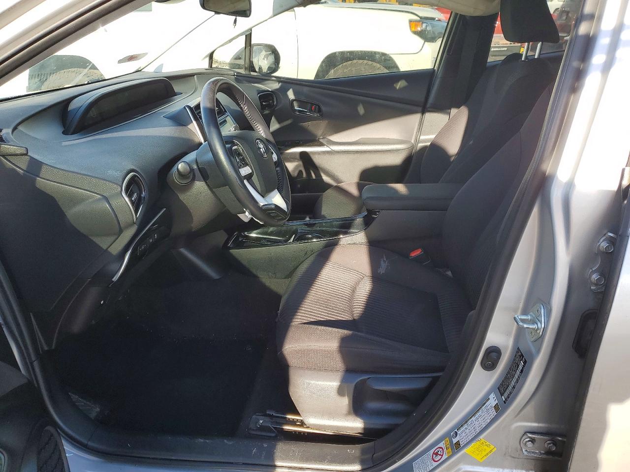 2018 TOYOTA PRIUS photo 7