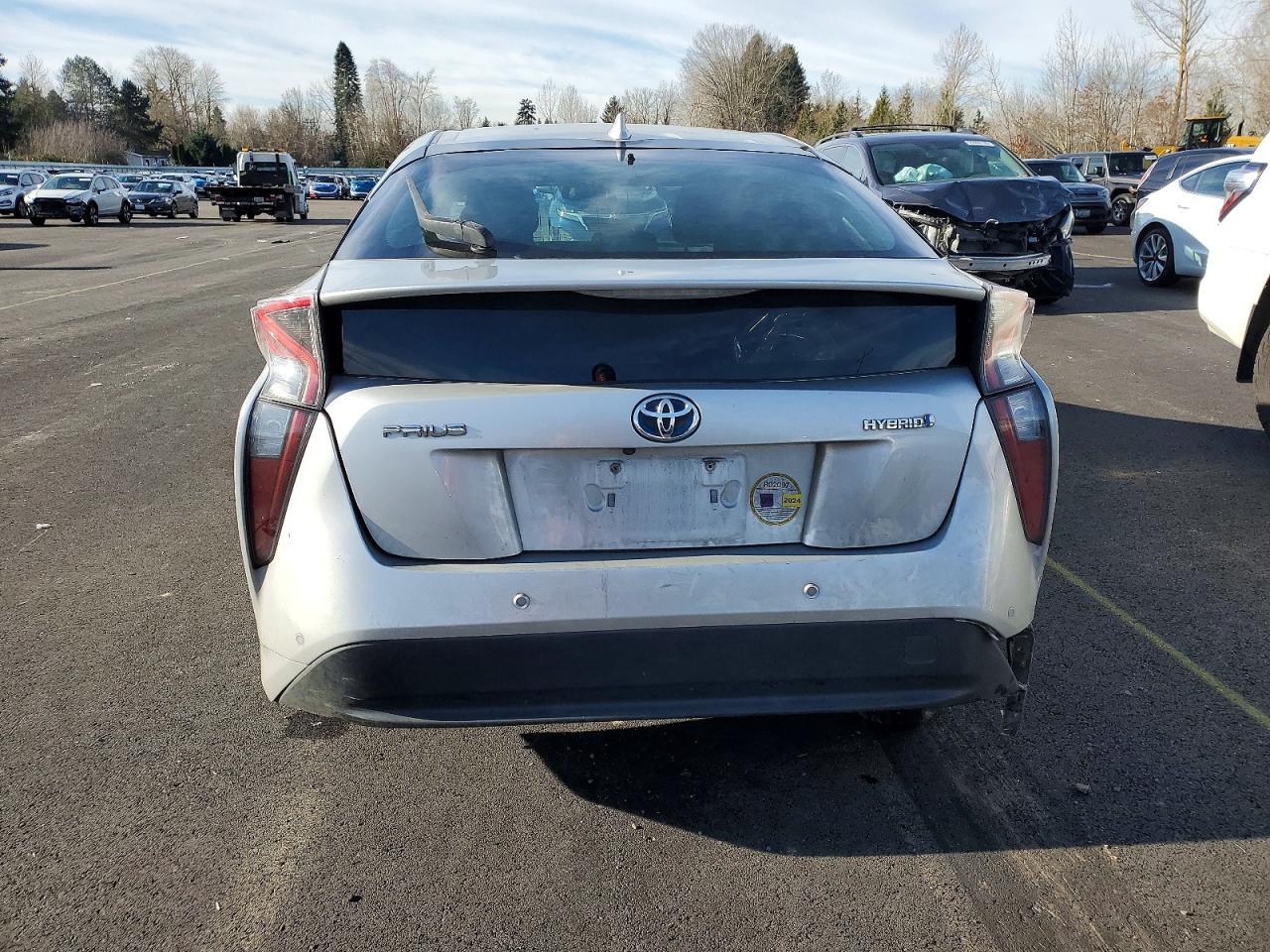 2018 TOYOTA PRIUS photo 6