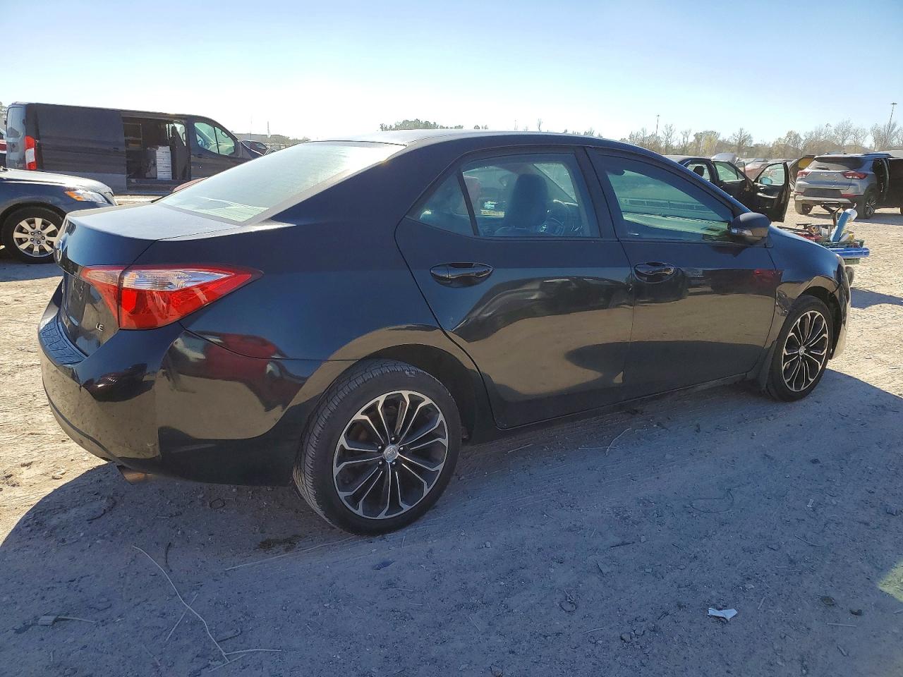 2017 TOYOTA COROLLA L photo 3