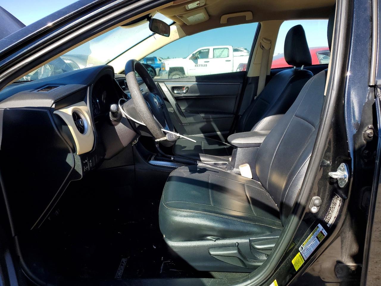 2017 TOYOTA COROLLA L photo 7