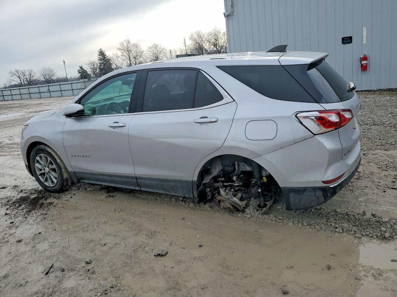2019 CHEVROLET EQUINOX LT photo 2