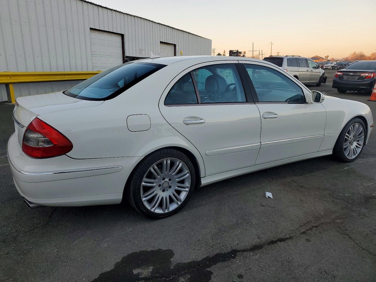 2008 MERCEDES-BENZ E 350 photo 3