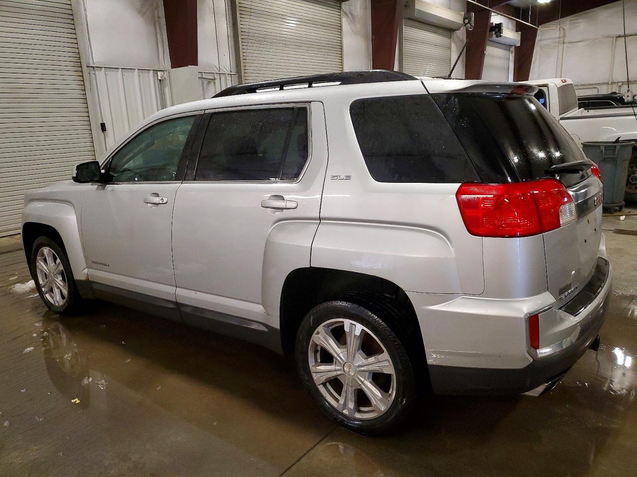 2017 GMC TERRAIN SLE photo 2