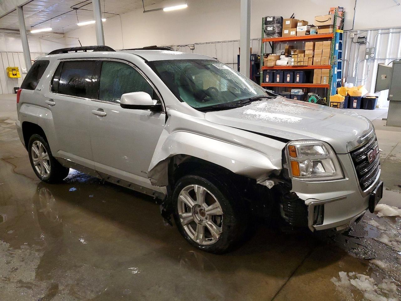 2017 GMC TERRAIN SLE photo 4