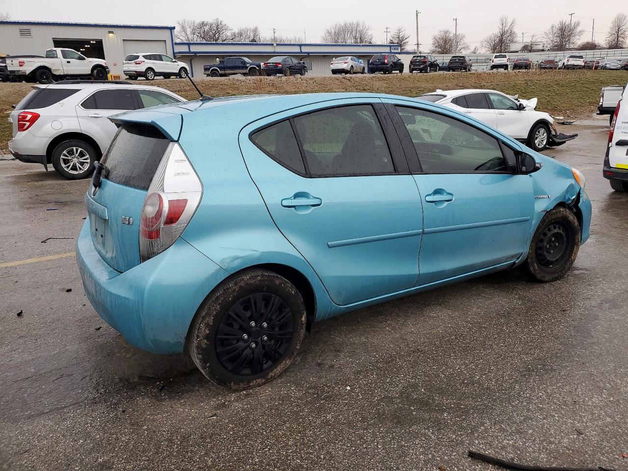 2014 TOYOTA PRIUS C photo 3
