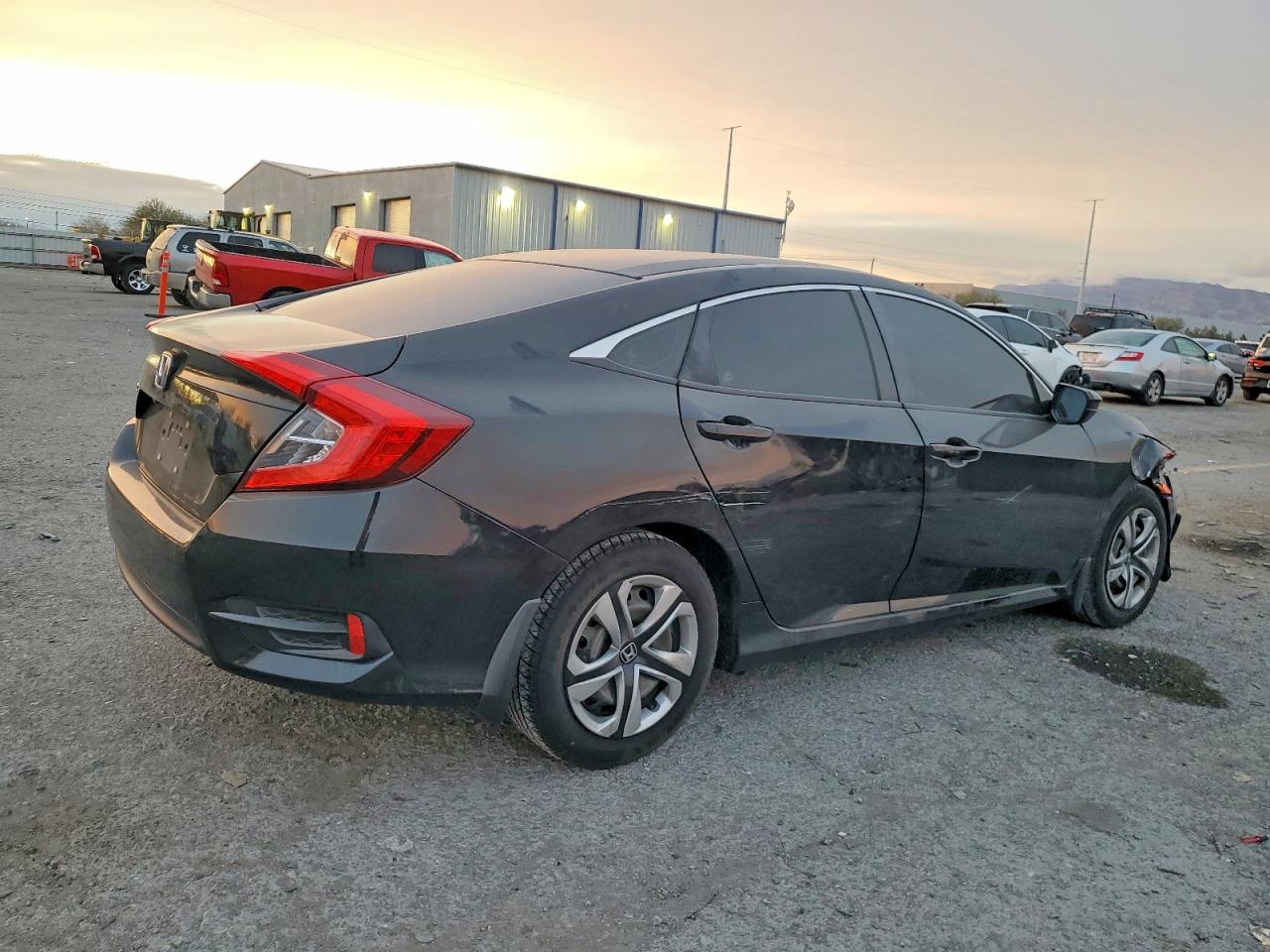 2017 HONDA CIVIC LX photo 3