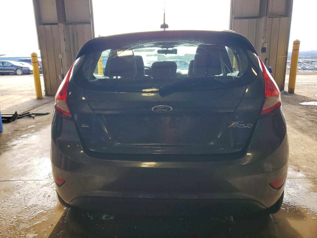 2011 FORD FIESTA SE photo 6