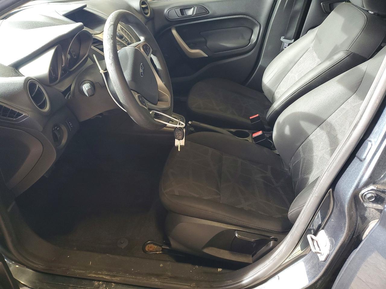 2011 FORD FIESTA SE photo 7