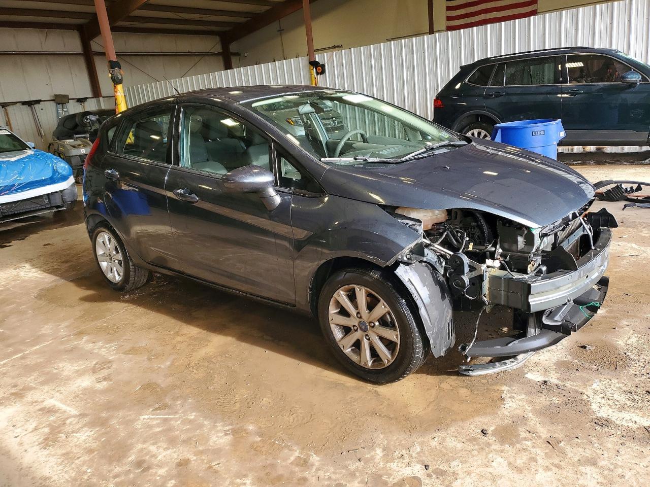 2011 FORD FIESTA SE photo 4