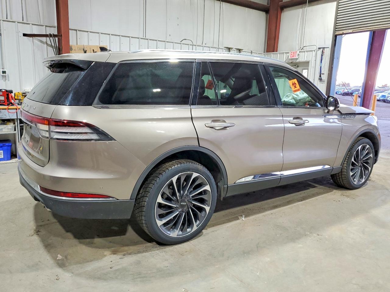 2021 LINCOLN AVIATOR RESERVE photo 3