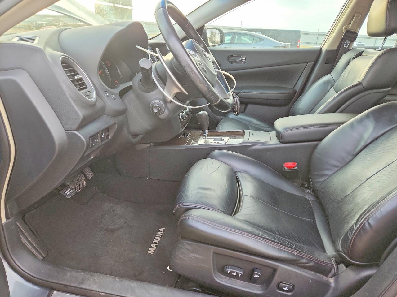 2010 NISSAN MAXIMA S photo 7