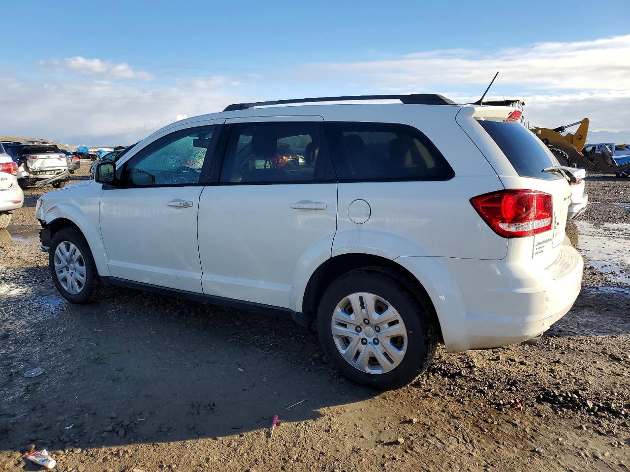 2017 DODGE JOURNEY SE photo 2