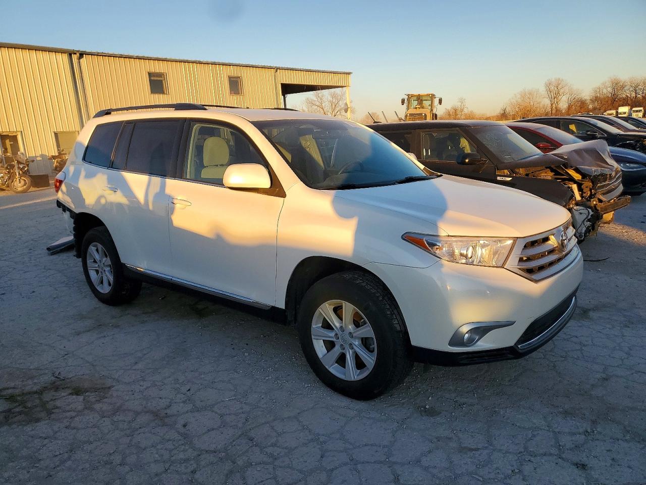 2013 TOYOTA HIGHLANDER BASE photo 4