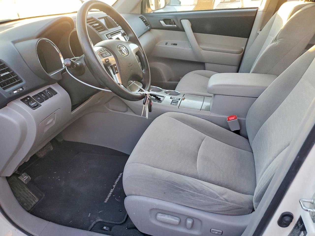 2013 TOYOTA HIGHLANDER BASE photo 7
