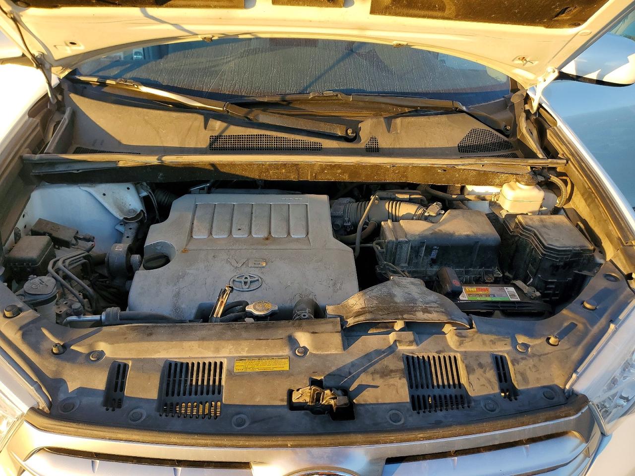 2013 TOYOTA HIGHLANDER BASE photo 12