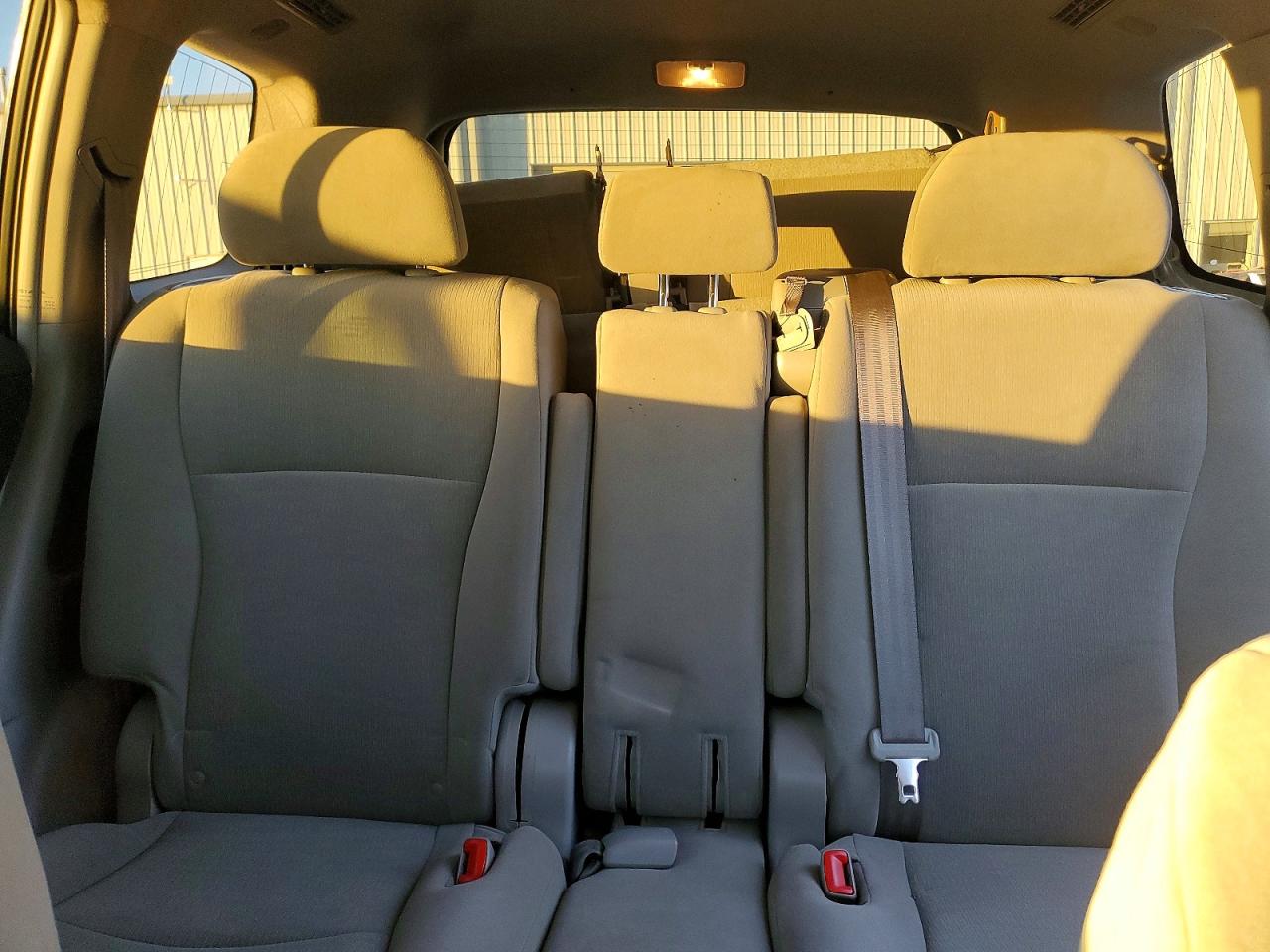 2013 TOYOTA HIGHLANDER BASE photo 10
