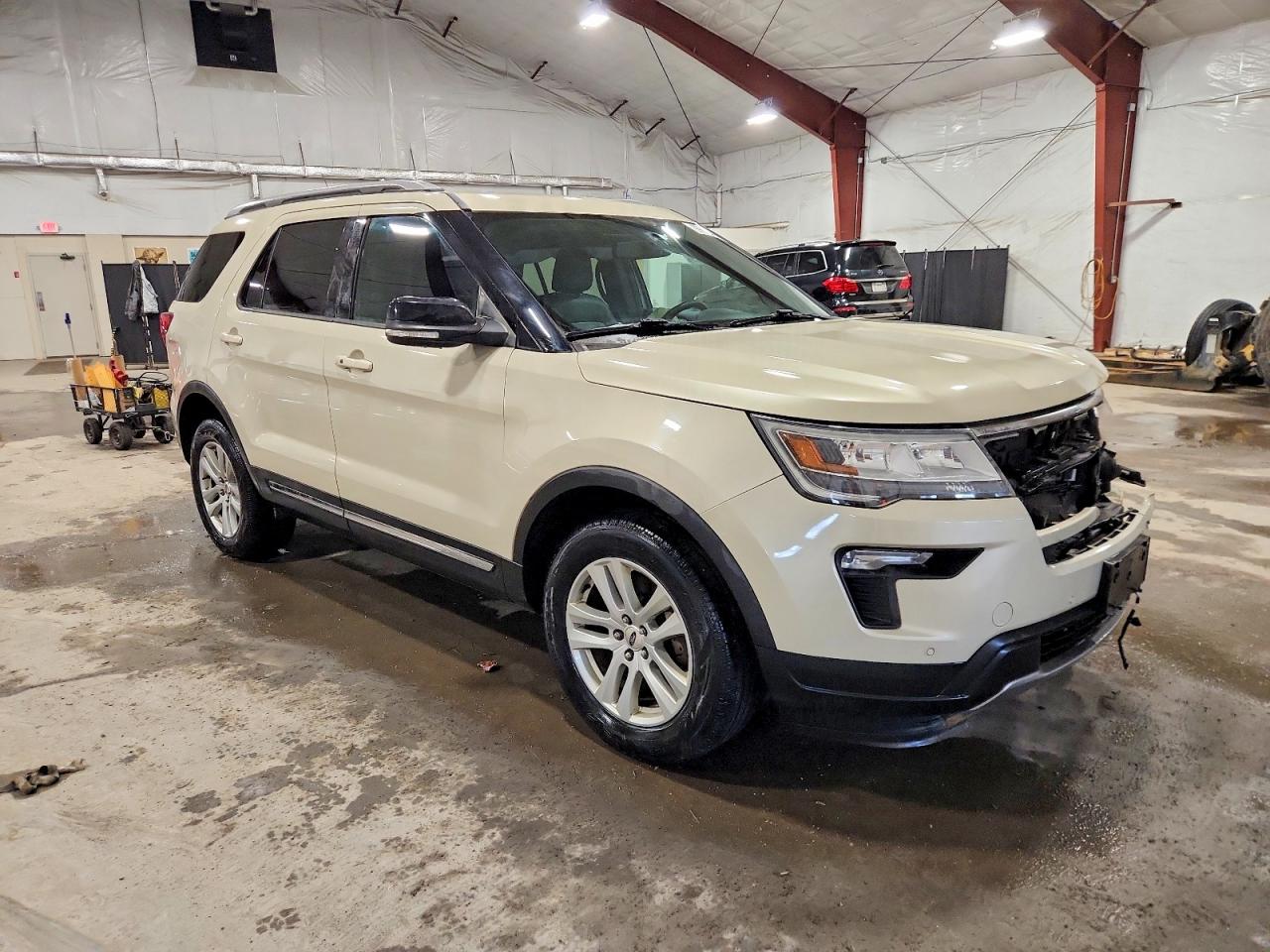2018 FORD EXPLORER XLT photo 4