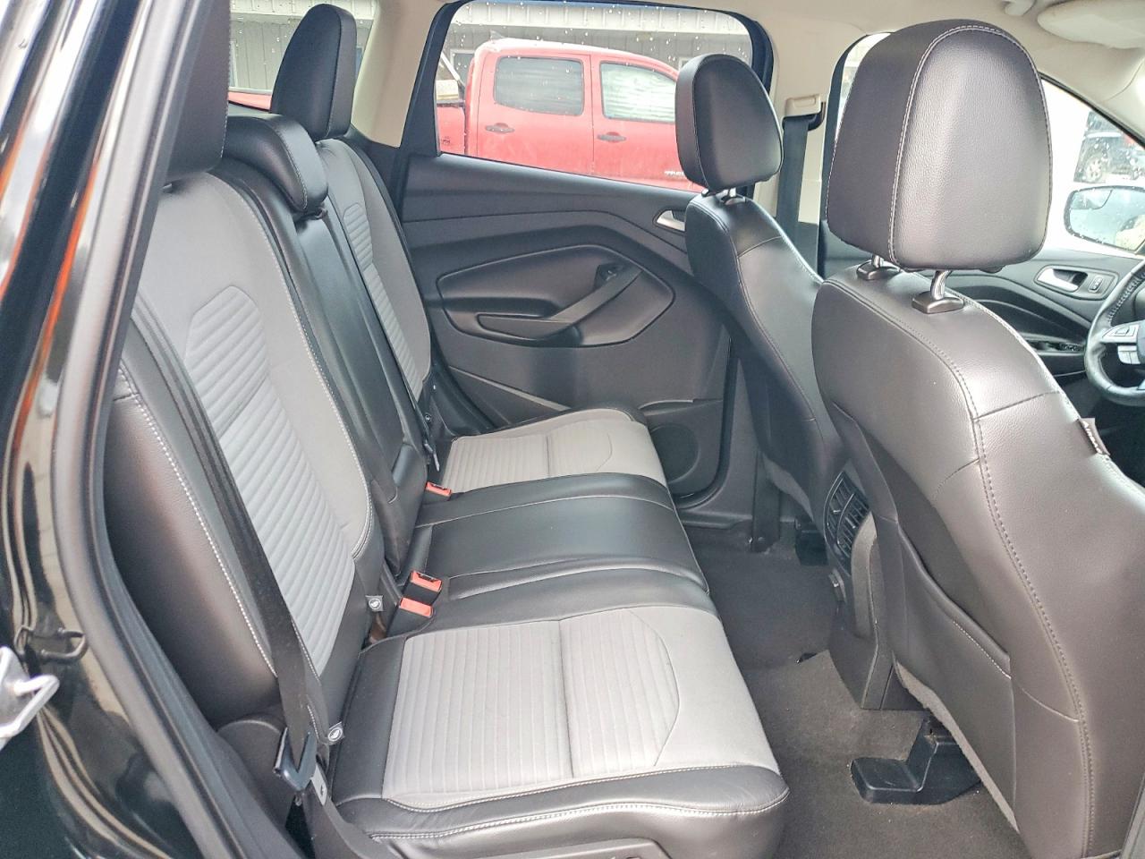 2017 FORD ESCAPE SE photo 11
