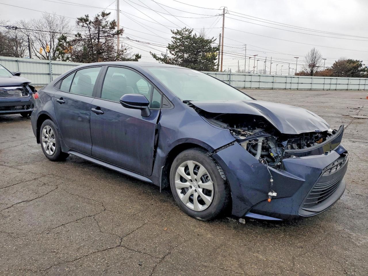 2023 TOYOTA COROLLA LE photo 4