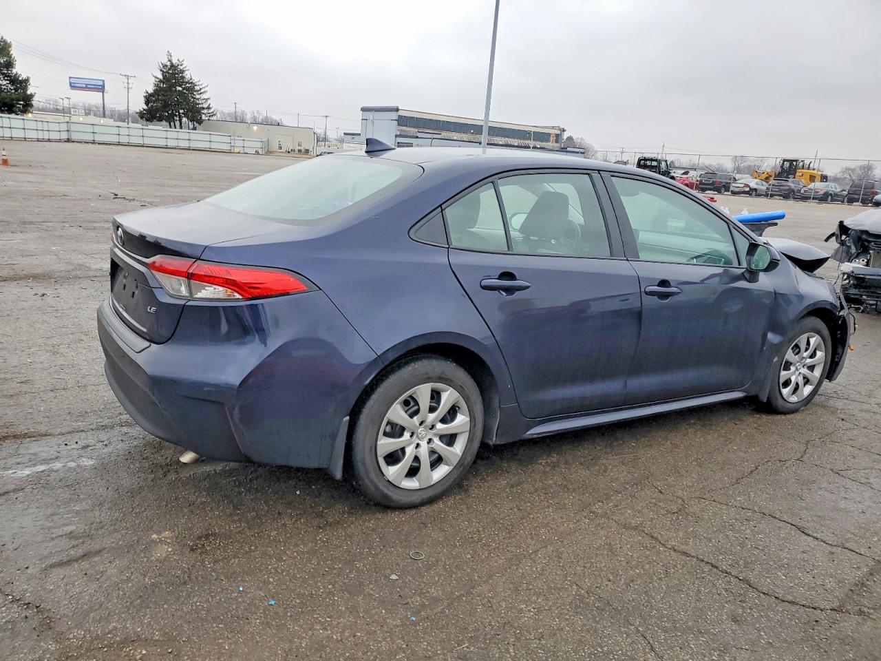 2023 TOYOTA COROLLA LE photo 3