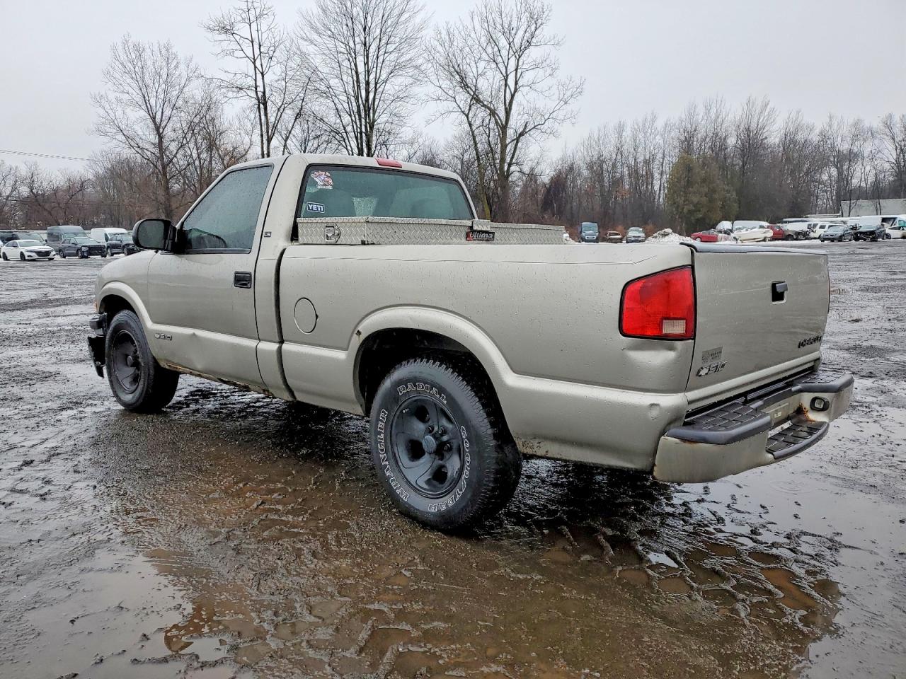 1999 CHEVROLET S TRUCK S10 photo 2