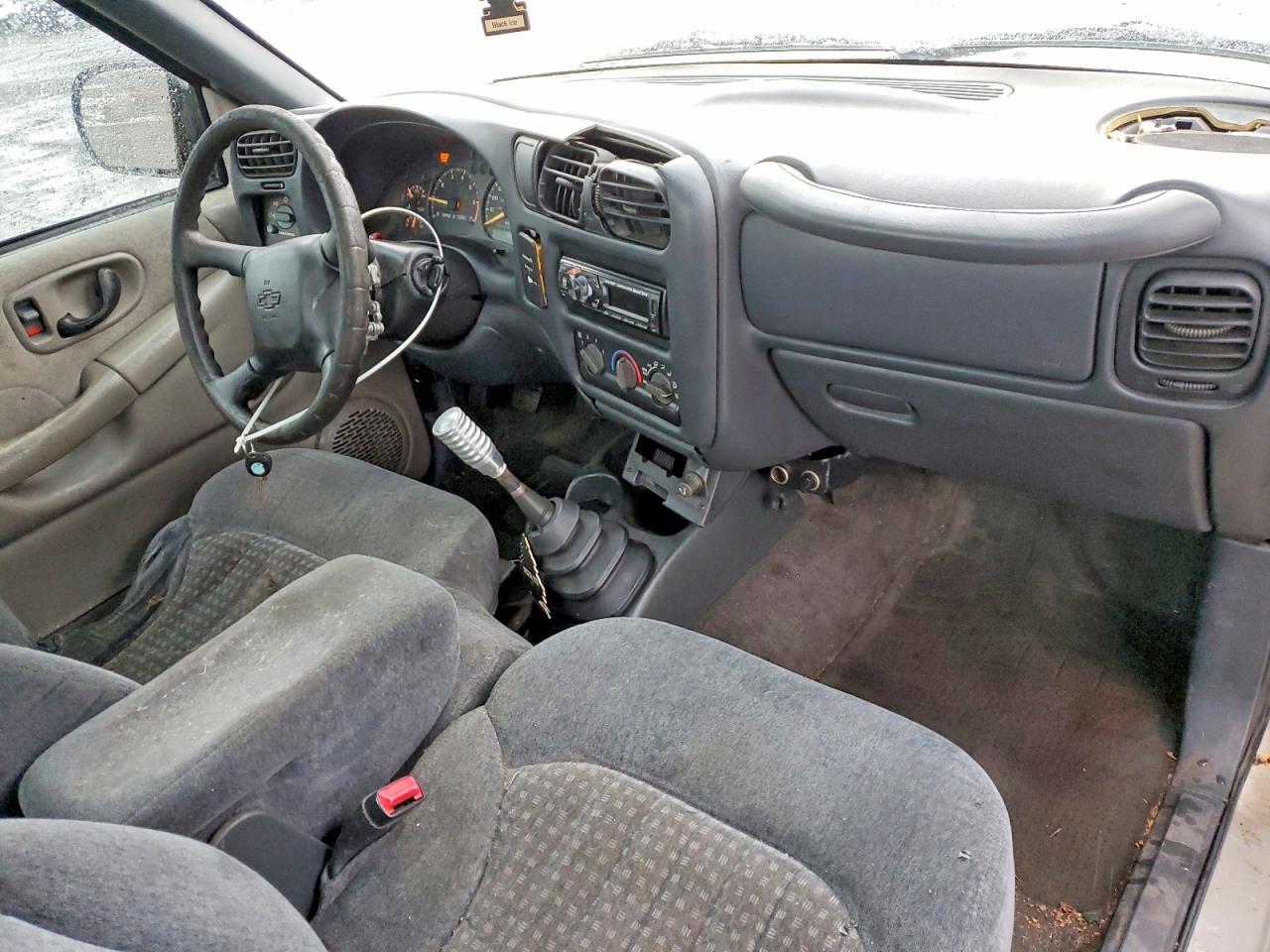 1999 CHEVROLET S TRUCK S10 photo 8