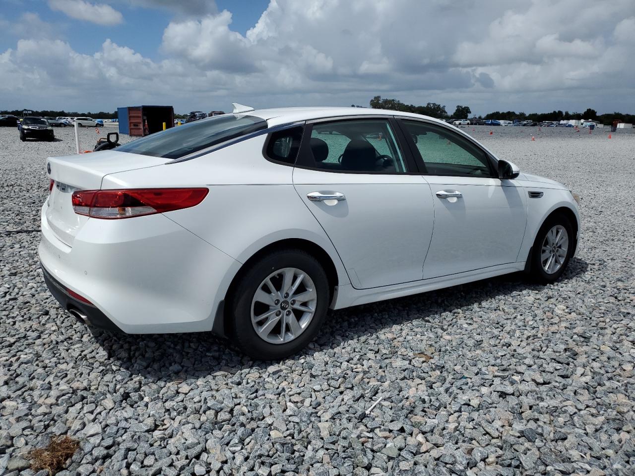 2016 KIA OPTIMA LX photo 3