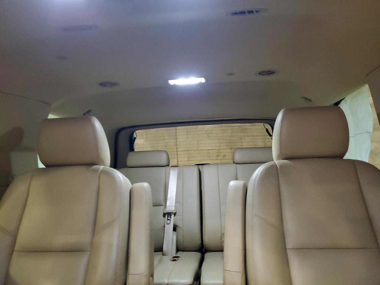 2011 CADILLAC ESCALADE PREMIUM photo 10