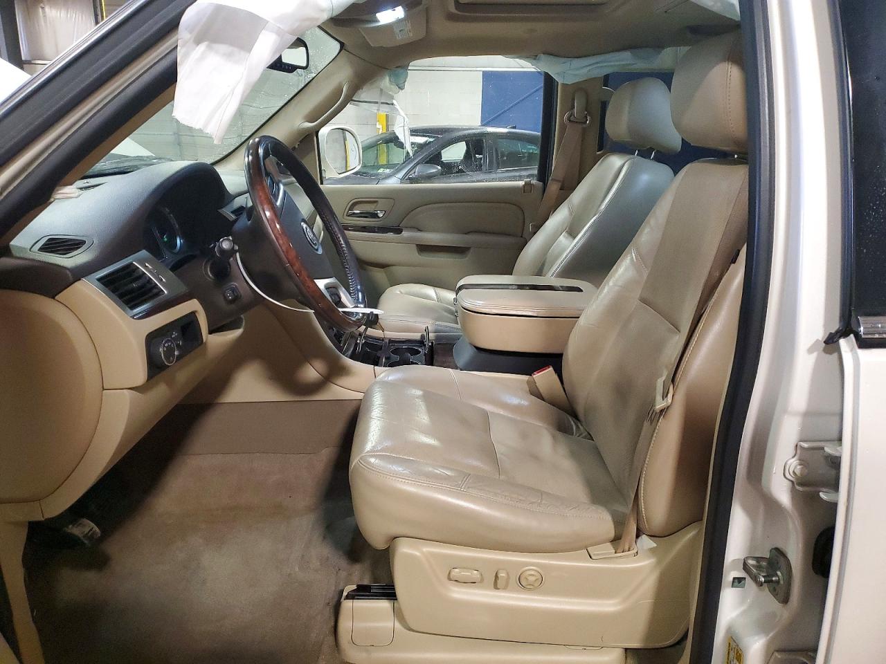 2011 CADILLAC ESCALADE PREMIUM photo 7