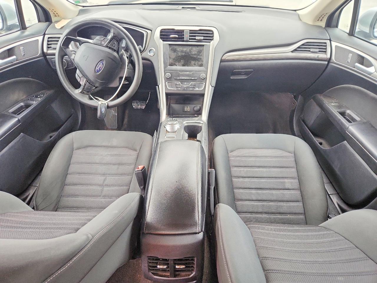 2020 FORD FUSION SE photo 8