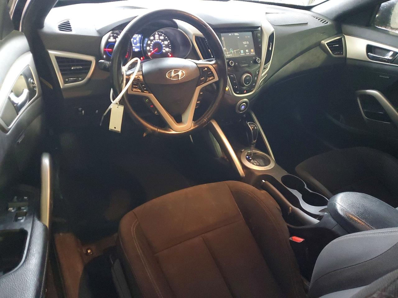2017 HYUNDAI VELOSTER photo 8
