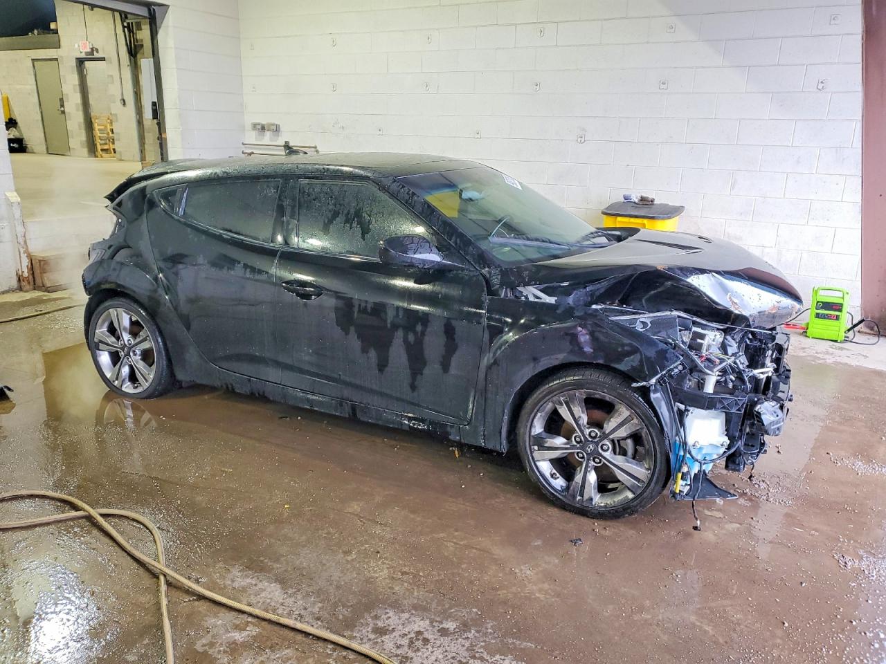 2017 HYUNDAI VELOSTER photo 4