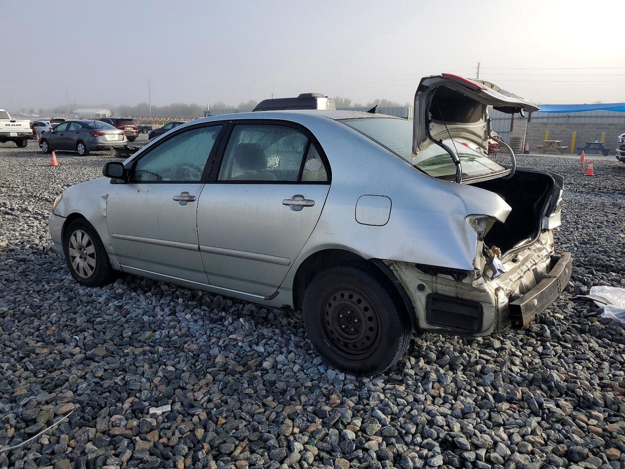 2003 TOYOTA COROLLA LE photo 2