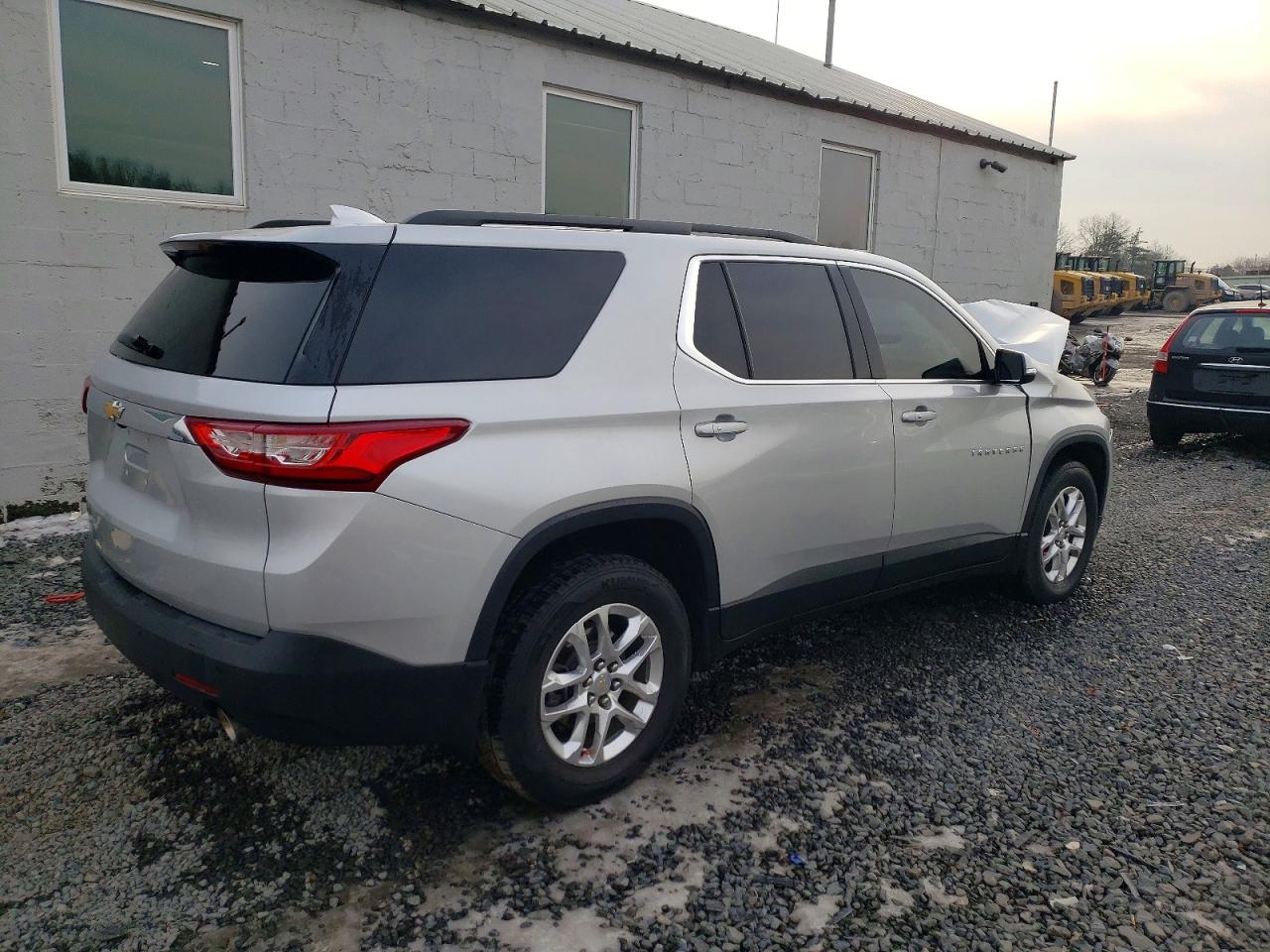 2020 CHEVROLET TRAVERSE LT photo 3