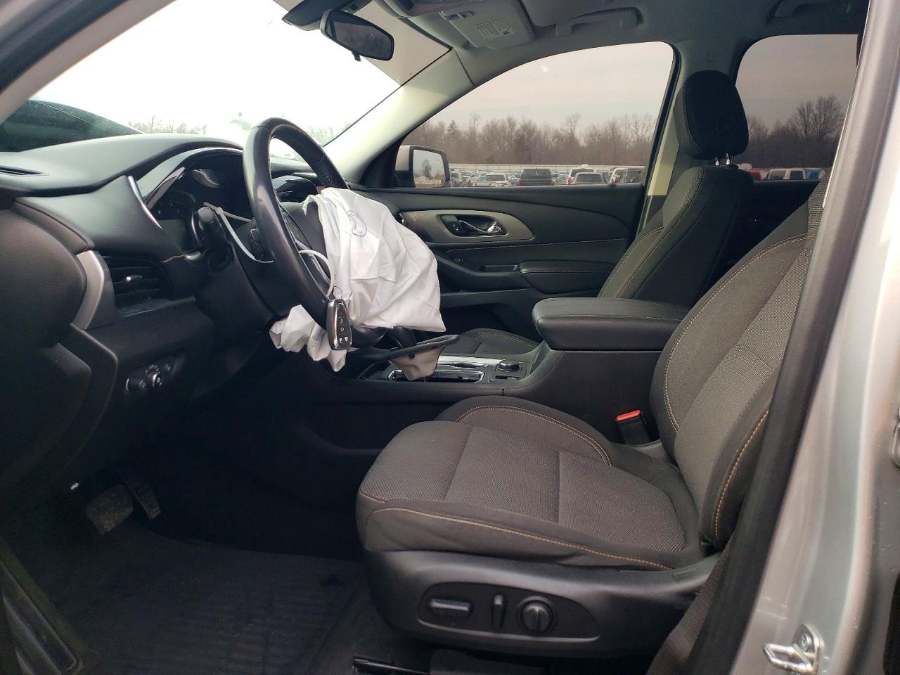2020 CHEVROLET TRAVERSE LT photo 7