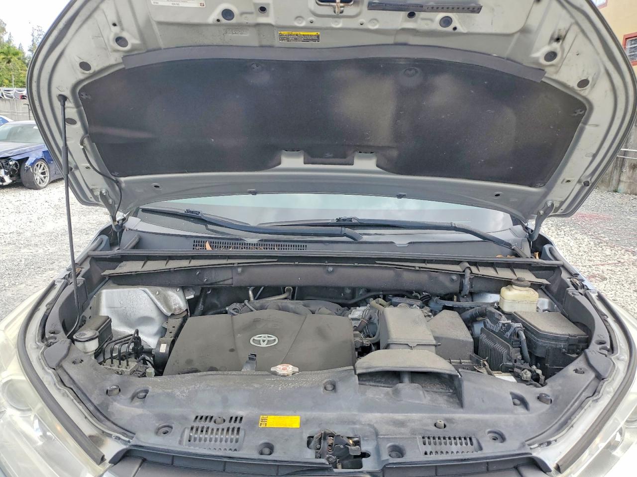 2018 TOYOTA HIGHLANDER SE photo 12