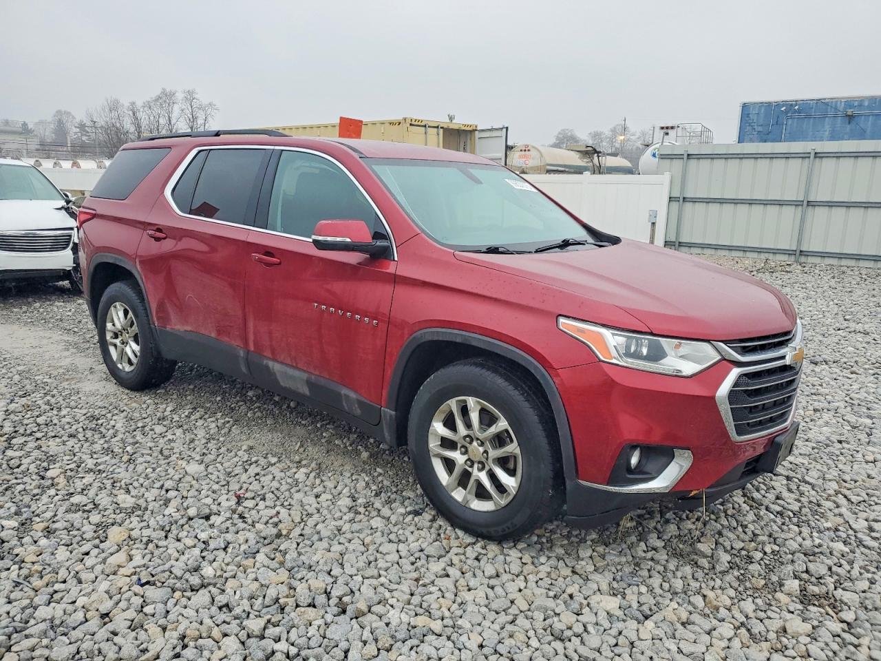 2019 CHEVROLET TRAVERSE LT photo 4