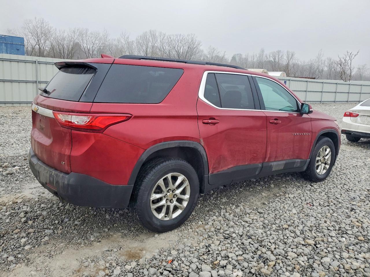 2019 CHEVROLET TRAVERSE LT photo 3