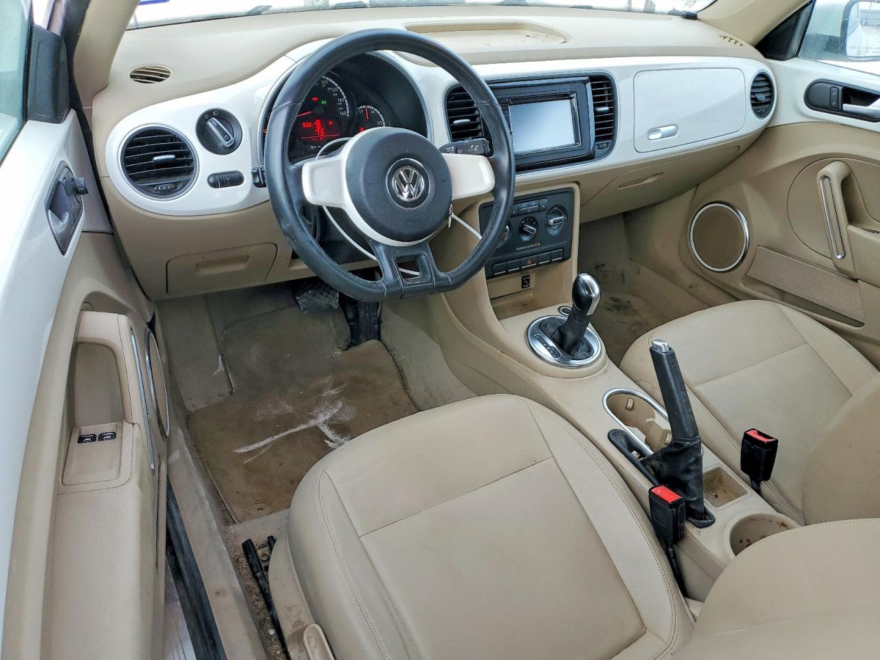 2013 VOLKSWAGEN BEETLE photo 7