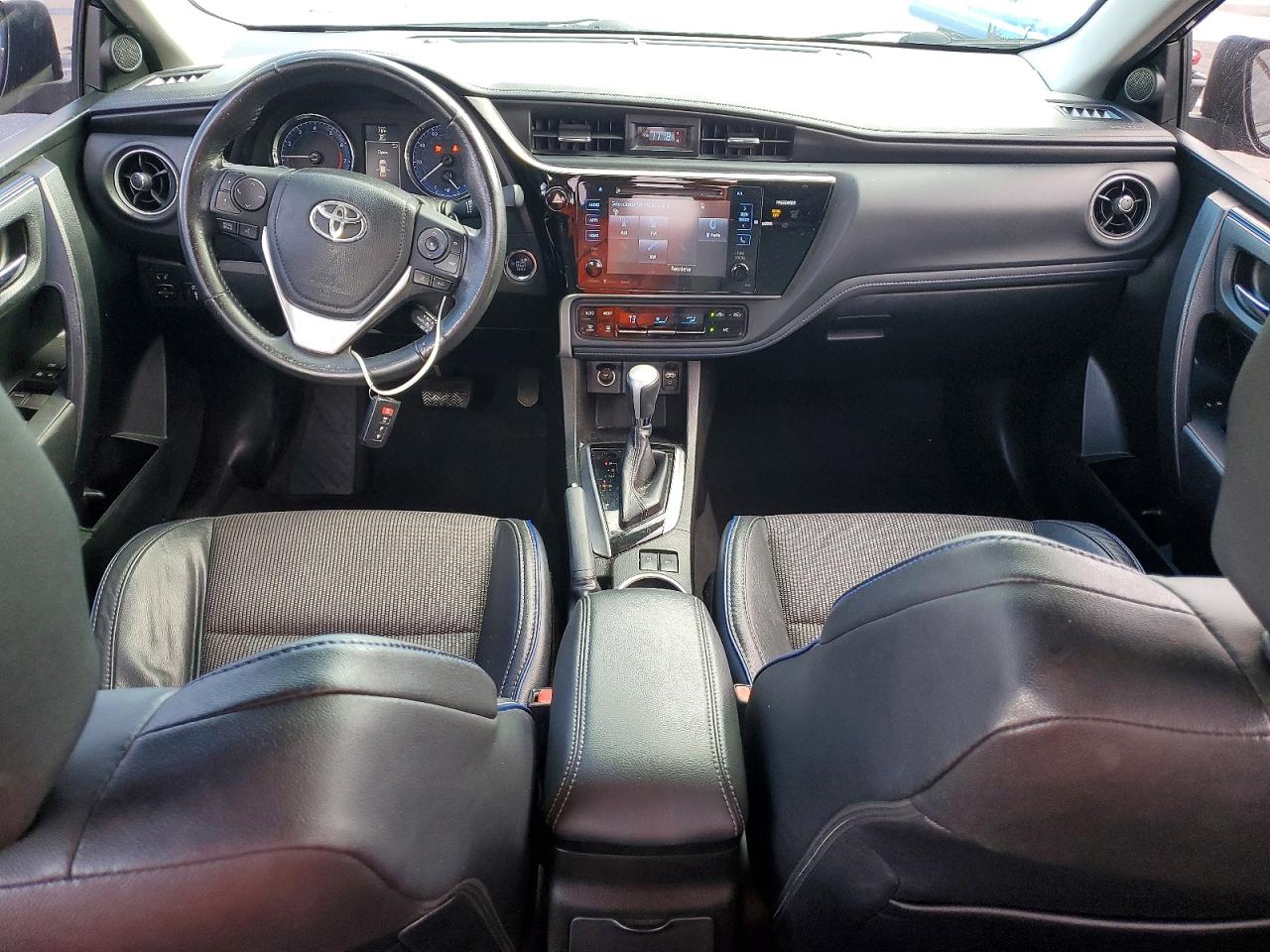 2017 TOYOTA COROLLA L photo 8