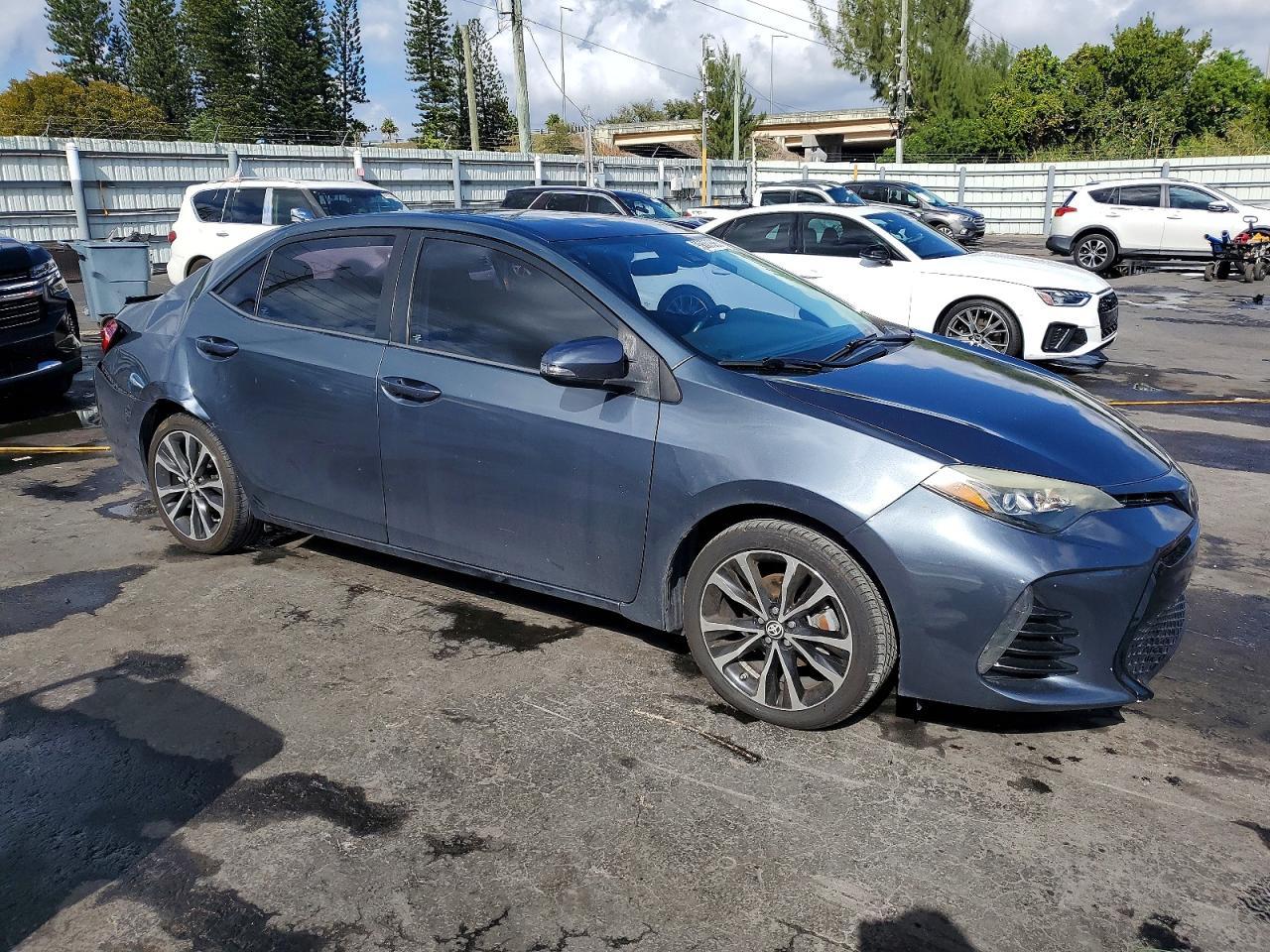 2017 TOYOTA COROLLA L photo 4