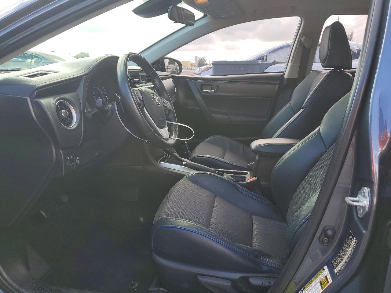 2017 TOYOTA COROLLA L photo 7
