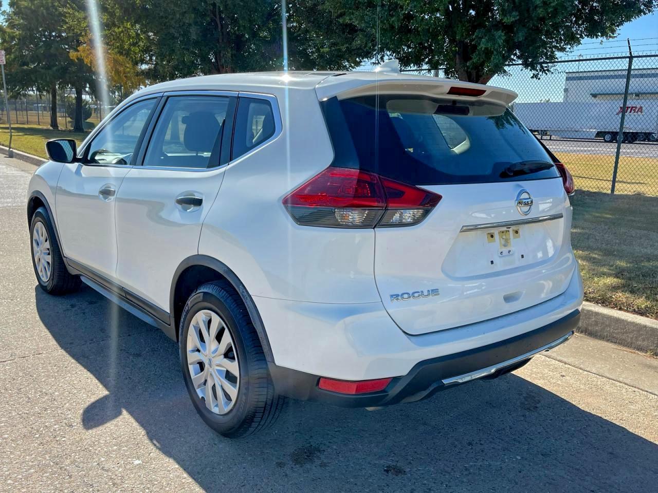 2020 NISSAN ROGUE S photo 5