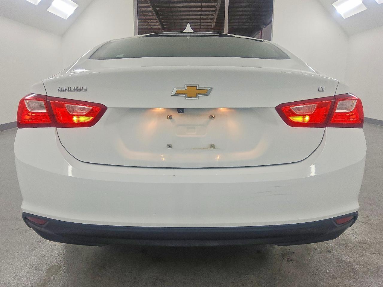 2023 CHEVROLET MALIBU LT photo 6