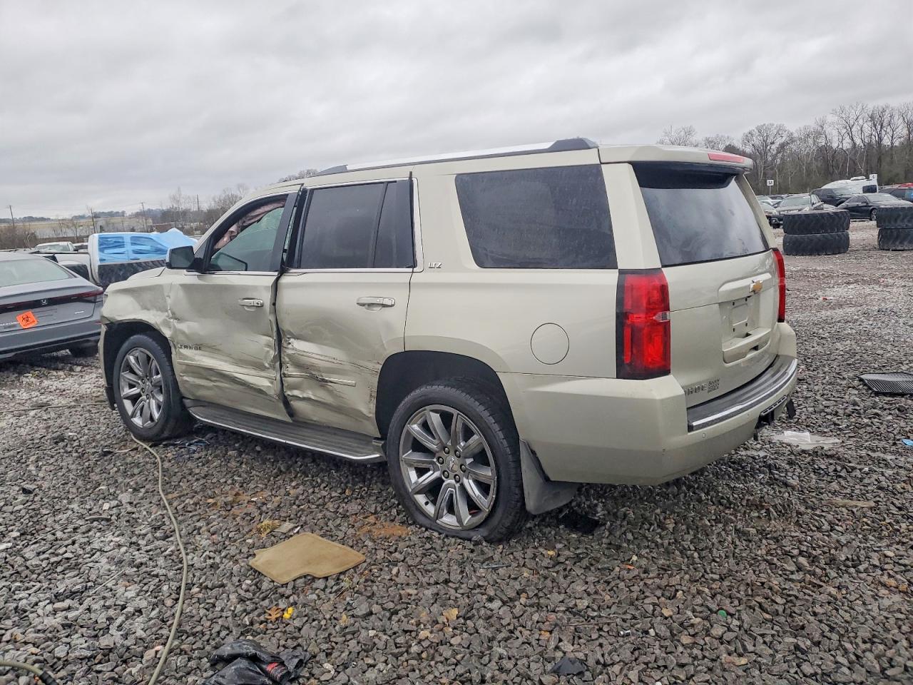 2015 CHEVROLET TAHOE C1500 LTZ photo 2