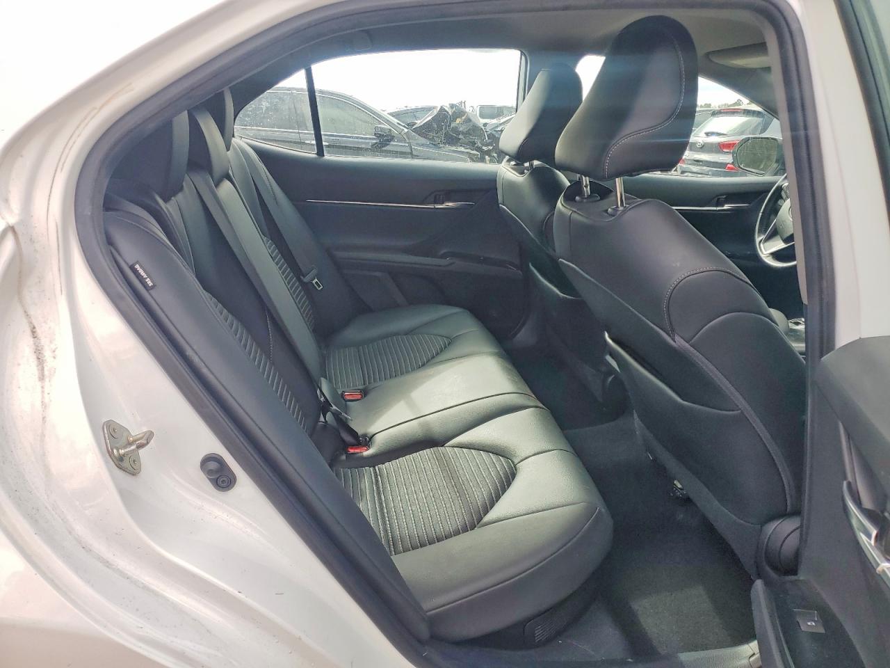 2020 TOYOTA CAMRY SE photo 10